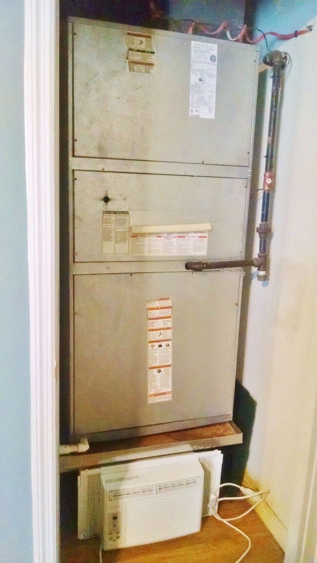 Foto del edificio - 563 E 23rd St