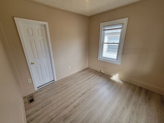 Foto del edificio - 1339 Parkamo Ave 3BR/1BA (Hamilton)