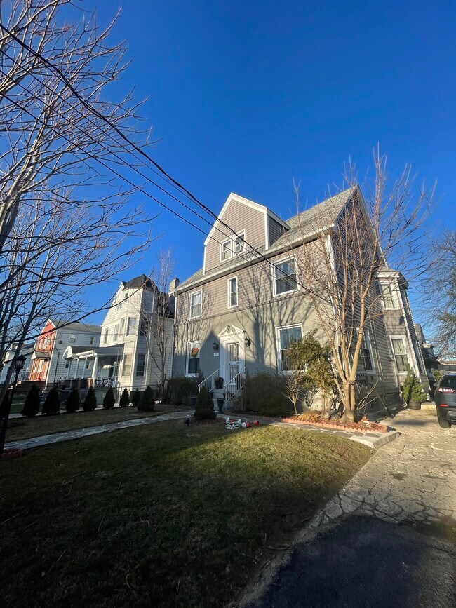 Front yard - 245 S 2nd Ave
