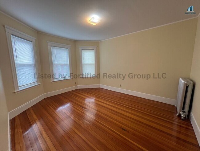 Building Photo - 142 Washington St