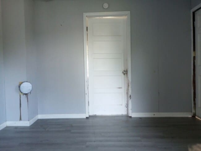 Building Photo - 2Bedroom 1 athroom