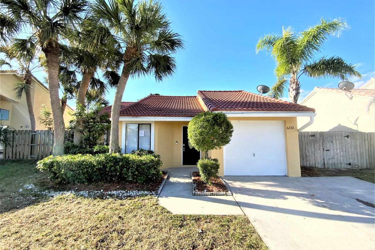Primary Photo - 6232 Country Fair Cir
