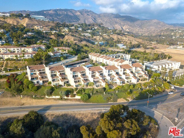 Foto del edificio - 23924 De Ville Way