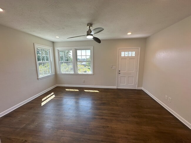 Foto del edificio - 1215 Dewitt St