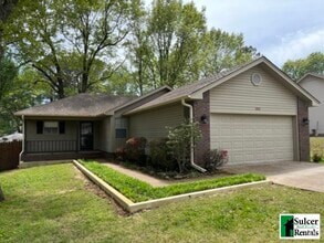 Building Photo - 3913 Sunset Dr