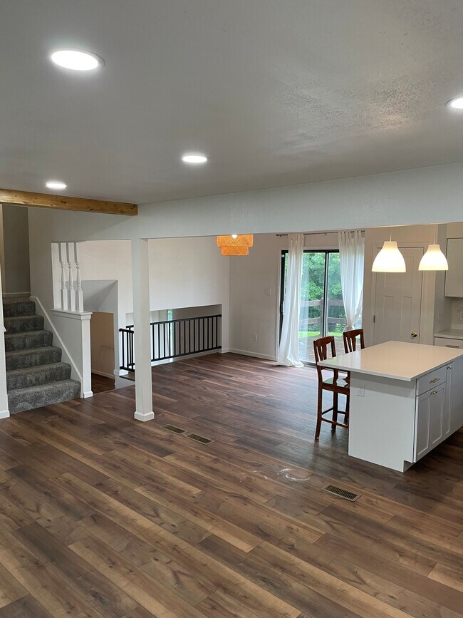 Building Photo - 1412 NW Wallingford Dr