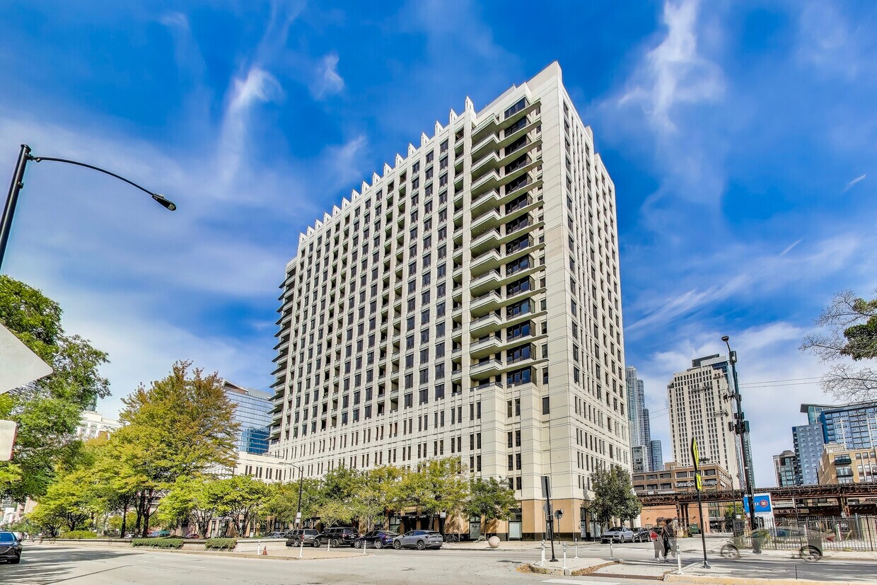 Foto principal - 1255 S State St