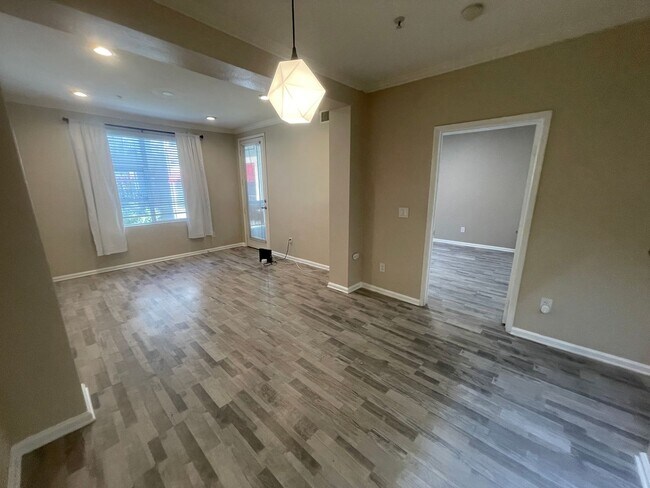 Foto del edificio - Spacious & bright 1 bedroom apartment in Anaheim!