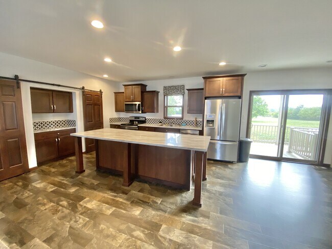 Foto del edificio - 3257 Harrison Rd