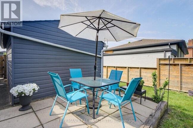 Photo du bâtiment - 6 Lloyd George Ave