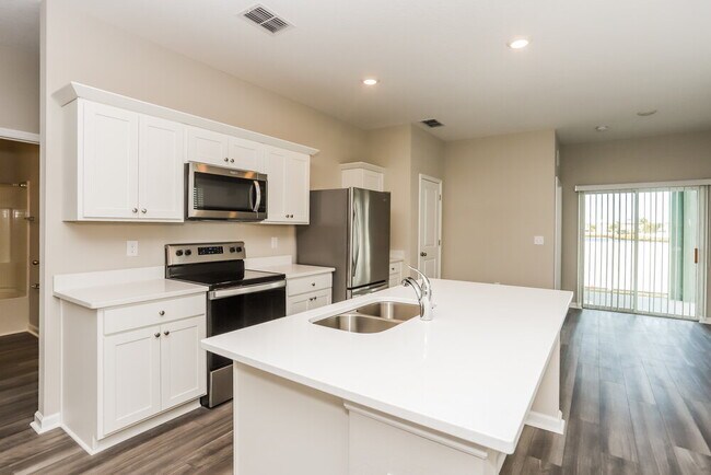 Building Photo - 970 Kelly Fern Lp