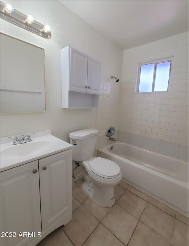 Foto del edificio - 1519 W Desert Cove Ave