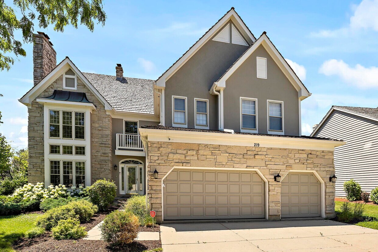 Primary Photo - 219 Avondale Dr
