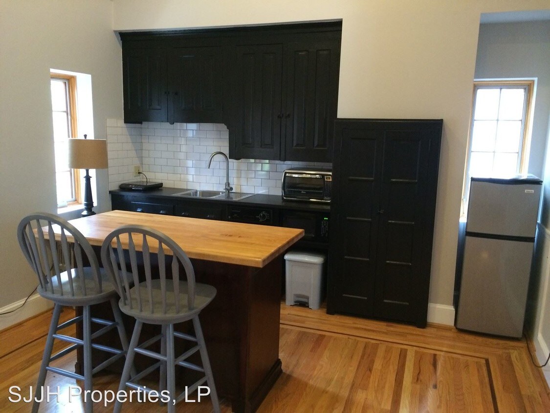Primary Photo - 746 Yorkway Pl