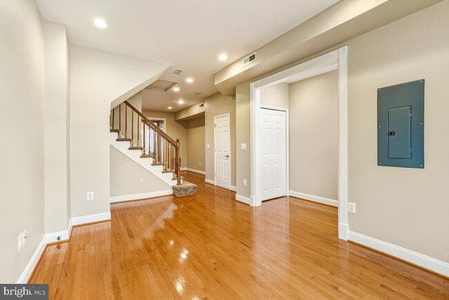 Foto del edificio - 3117 11th St NW