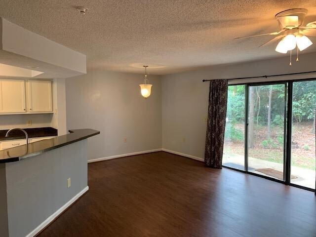 Foto del edificio - 2447 Condor Court- Bev Roberts Rentals and...