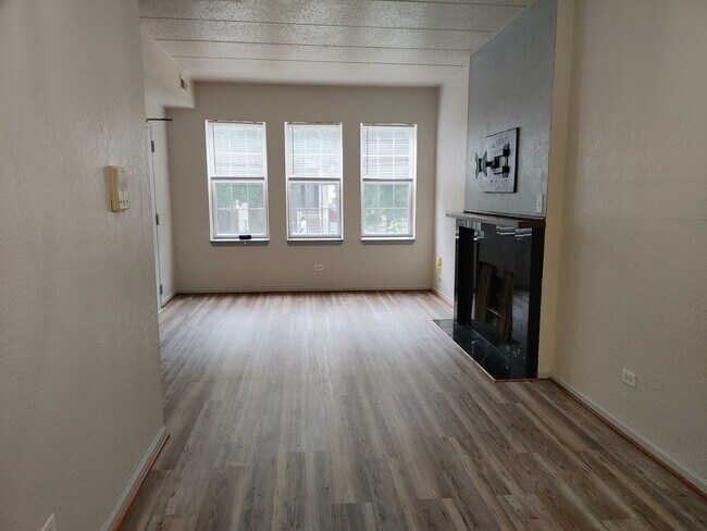 Foto del edificio - 1438 N Campbell Ave