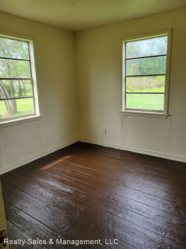 Building Photo - 1 br, 1 bath House - 2221 Woodlawn Street