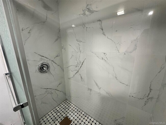 Foto del edificio - 245 Glenhill Ave