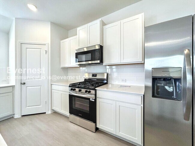 Building Photo - 300 Dreyer