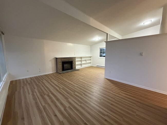 Foto del edificio - 8428 Maple Ave SE