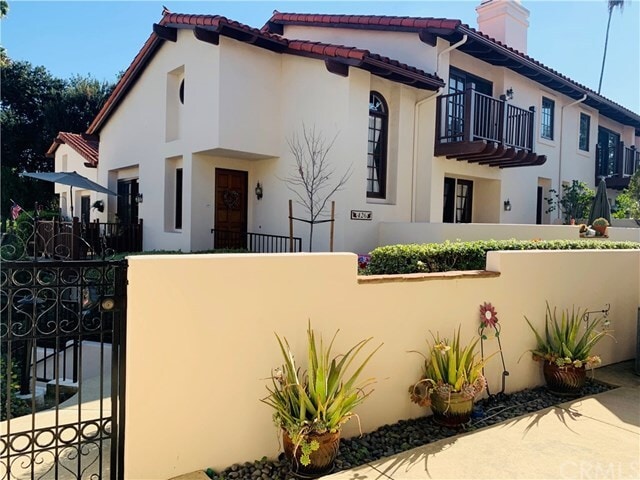 Building Photo - 422 E Bougainvillea Ln