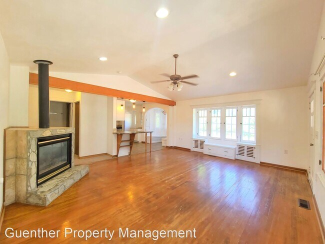 Building Photo - 4 br, 2 bath House - 9212 E Wellesley
