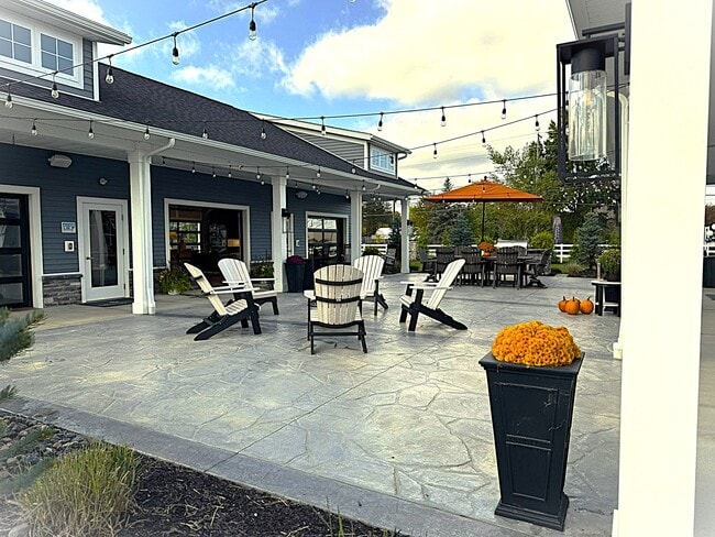 Building Photo - Village at Hinckley Oaks
