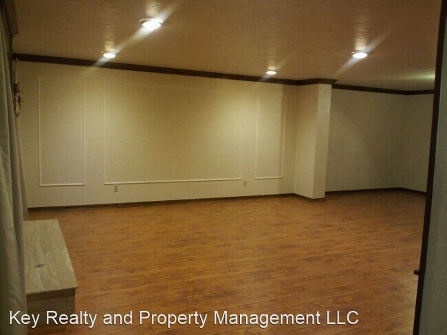 Foto del edificio - 3 br, 3 bath House - 7904 Lakehurst Dr