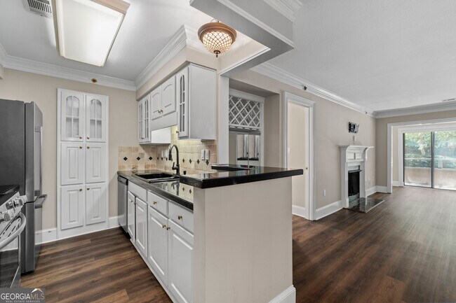 Foto del edificio - 1120 Highland Bluff Dr S E