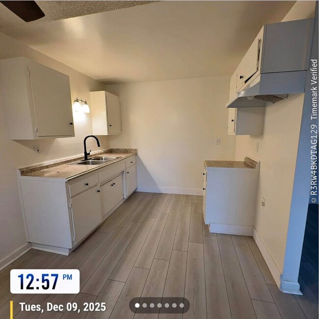 Foto del edificio - 501 Lansing Dr