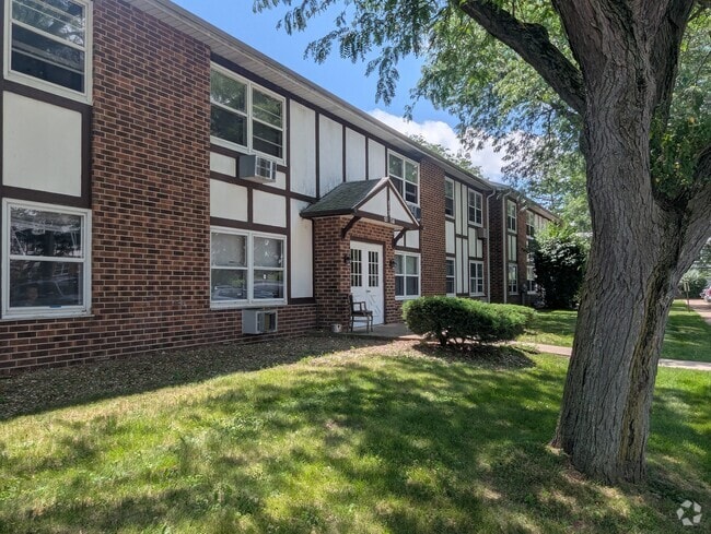 Building Photo - Ashbury Court