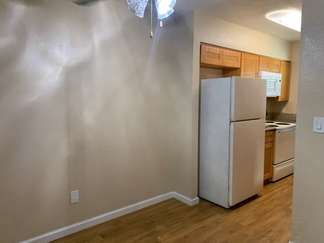 Building Photo - 6250 Havenside Dr