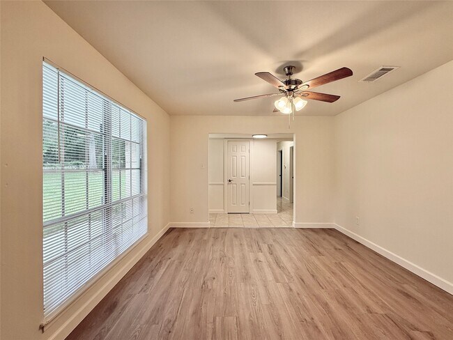 Foto del edificio - 2043 Cherry Laurel Dr