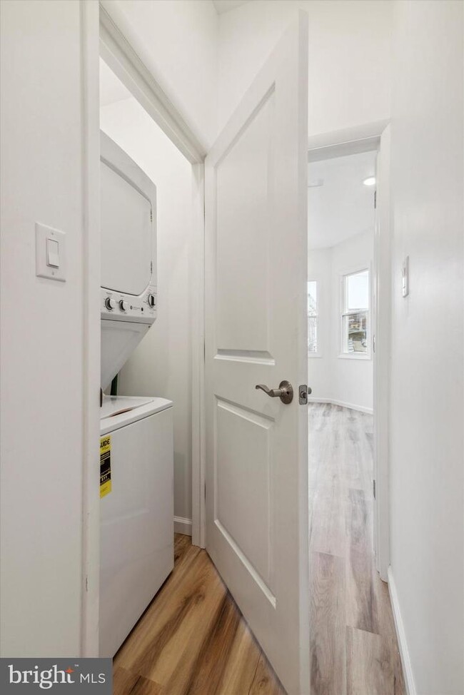 Foto del edificio - 436 E Walnut Ln