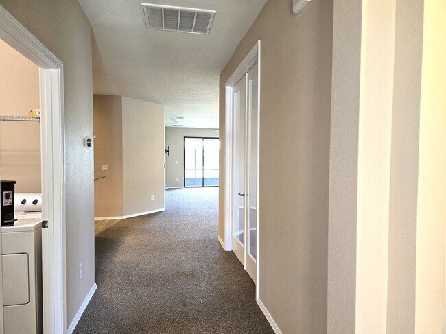 Building Photo - 5646 Sunset Falls Dr
