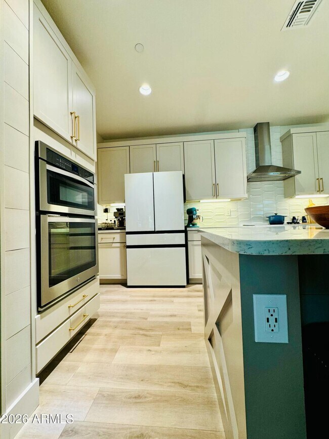 Building Photo - 4740 E Tierra Buena Ln