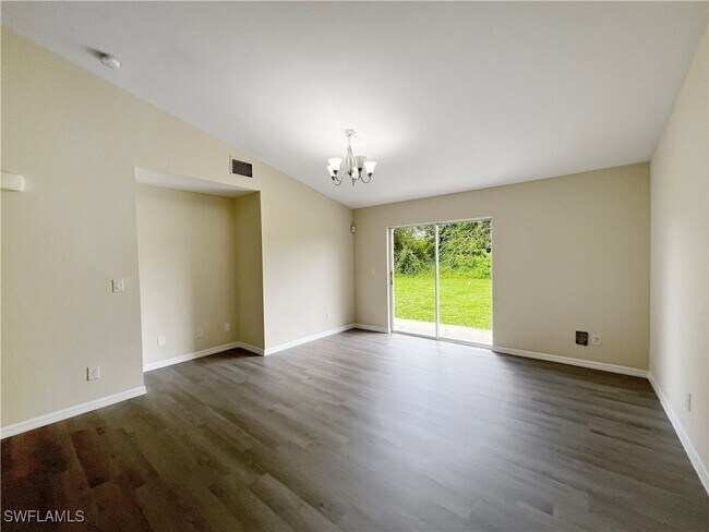 Building Photo - 341 Lillon Ave S