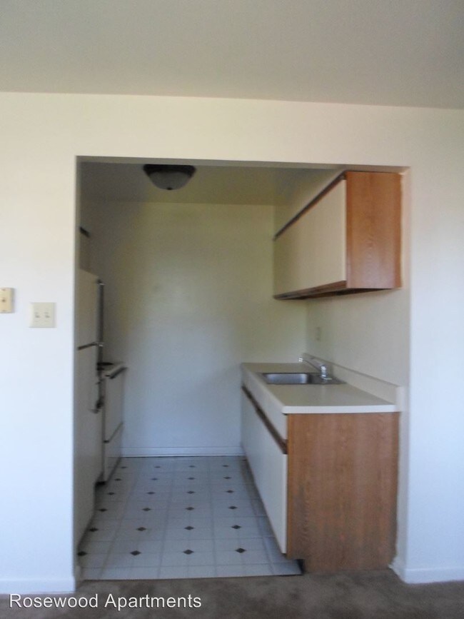 Building Photo - 345 E County Line Rd