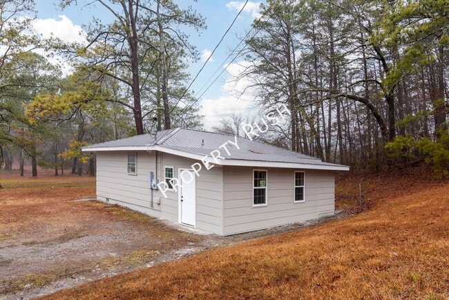 Building Photo - 19 Diamond Dr