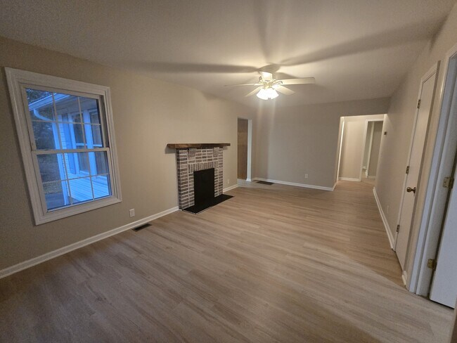Building Photo - 5211 SC-184