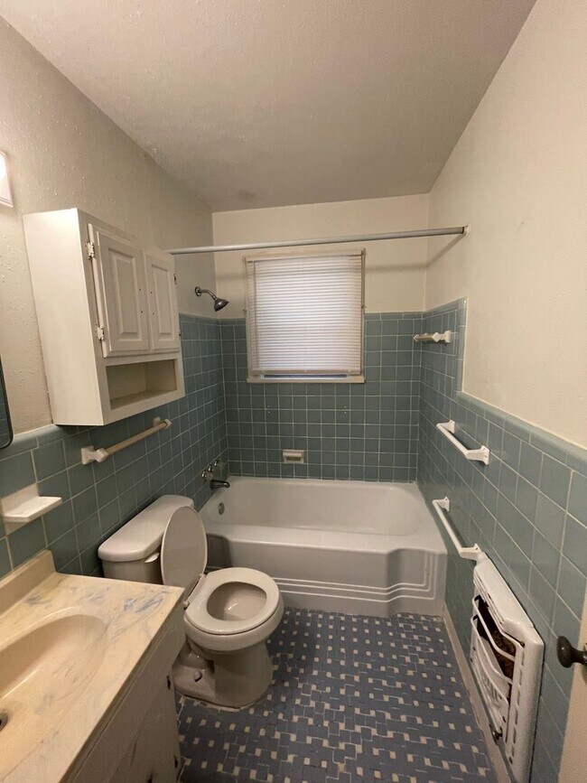 Foto del edificio - 3 br, 2 bath House - 2640 Meadow Ave