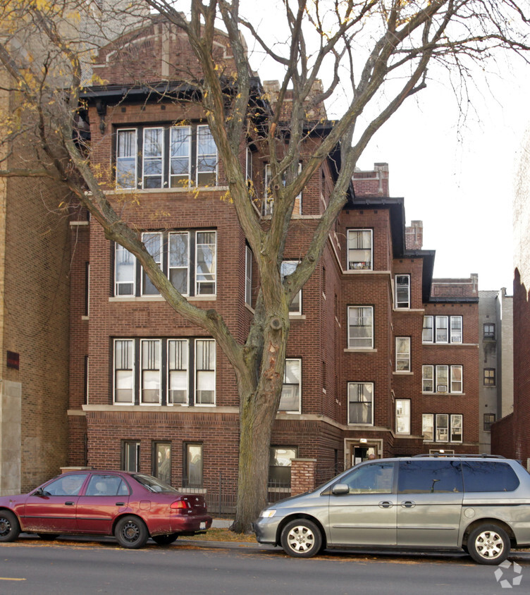 Foto principal - 715 W Belmont Ave