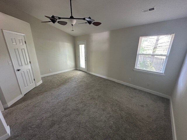 Foto del edificio - 3824 Blue Cedar Ln