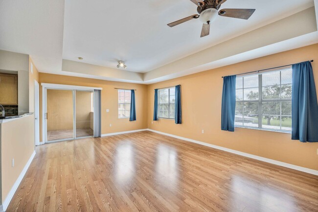 Foto del edificio - 2/2 condo at the Villagio becoming availab...