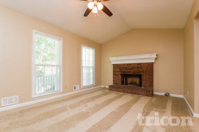 Foto del edificio - 1202 Holly Hills Dr SW