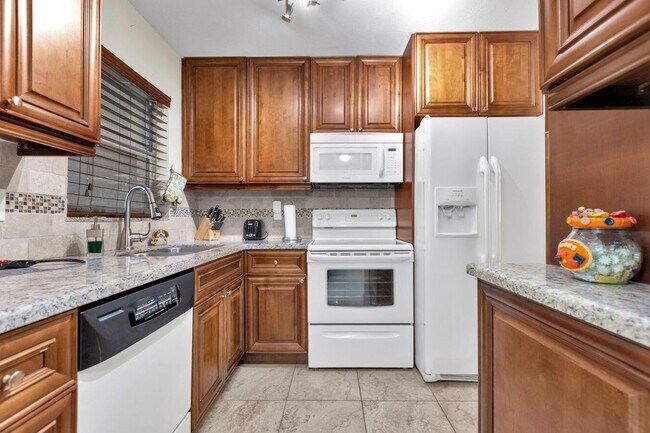 Foto del edificio - 6850 Royal Palm Blvd