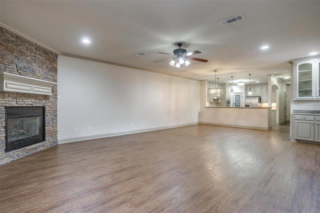 Foto del edificio - 6476 Waverly Way