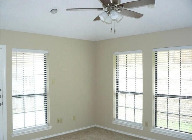 Building Photo - 565 Briarcliff Dr