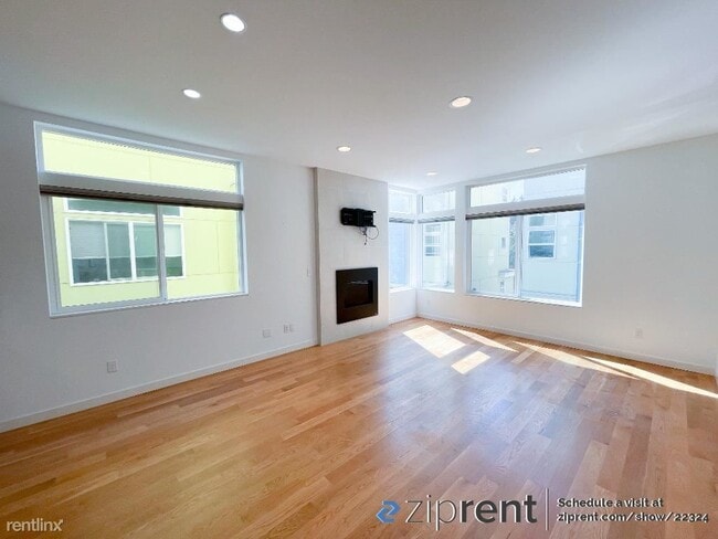 Building Photo - 3 br, 2.5 bath Townhome - 934 North 97th S...